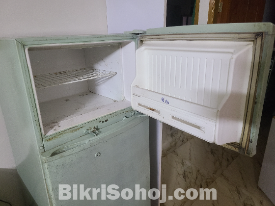 Singer fridge
